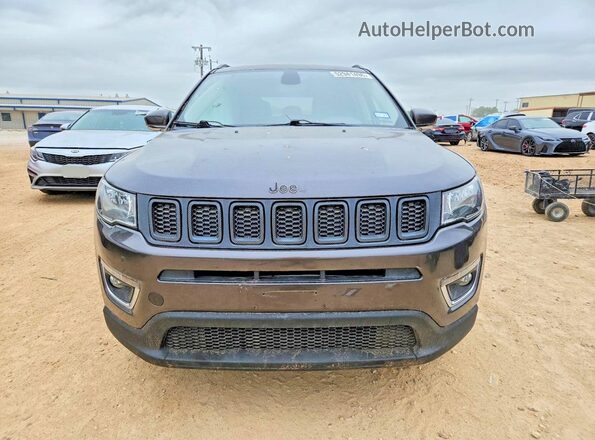 3C4NJDCB3JT457882 2018 JEEP COMPASS Gray Widok z przodu