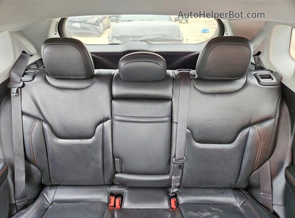 3C4NJDCB3JT457882 2018 JEEP COMPASS Gray Widok tylnych siedzeń