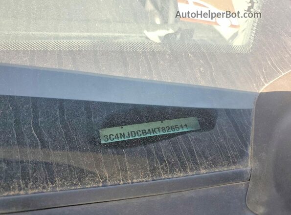 3C4NJDCB4KT826511 2019 JEEP COMPASS Green Vista de la etiqueta del VIN