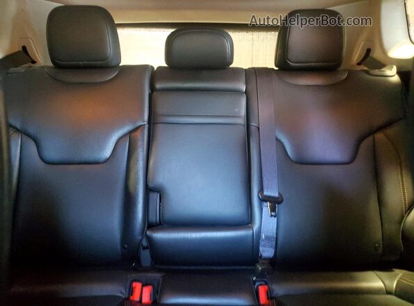 3C4NJDCB4LT135447 2020 JEEP COMPASS Черный Вид задних сидений