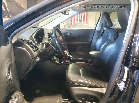 3C4NJDCB4LT135447 2020 JEEP COMPASS Черный Вид салона спереди
