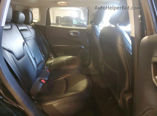 3C4NJDCB4LT135447 2020 JEEP COMPASS Черный Вид задней части салона