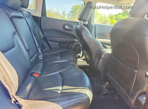 3C4NJDCB4LT159957 2020 JEEP COMPASS Blue Вид задньої частини салону