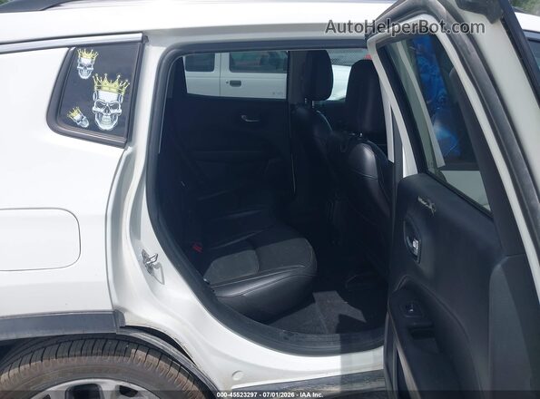3C4NJDCB4MT520427 2021 JEEP COMPASS White Vista de la etiqueta del VIN