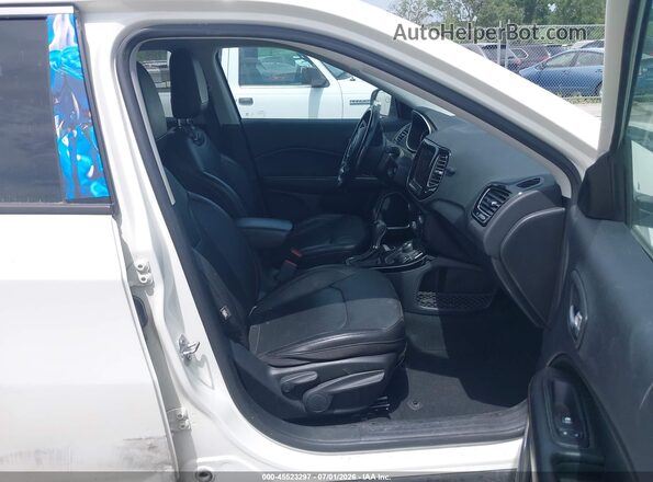 3C4NJDCB4MT520427 2021 JEEP COMPASS White Vista interior delantera