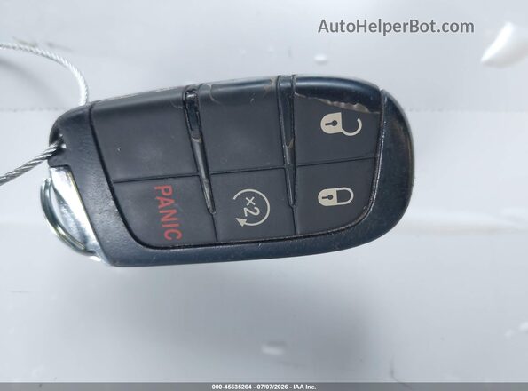 3C4NJDCB4MT594852 2021 JEEP COMPASS Red Vista del salpicadero