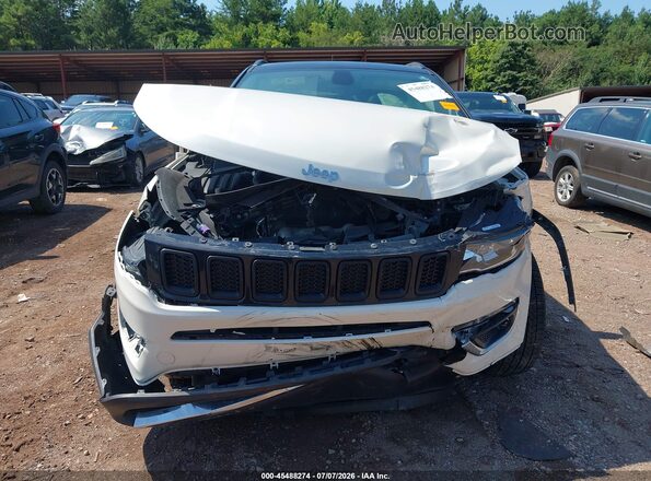 3C4NJDCB5HT688910 2017 JEEP COMPASS White Սալոնի հետևի տեսք