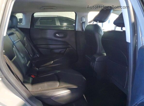 3C4NJDCB5KT673024 2019 JEEP COMPASS Gray Սալոնի հետևի տեսք
