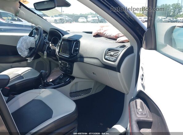 3C4NJDCB5MT504611 2021 JEEP COMPASS Gray Widok wnętrza z przodu