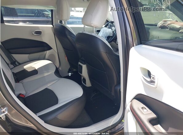 3C4NJDCB5MT504611 2021 JEEP COMPASS Gray Widok naklejki z numerem VIN
