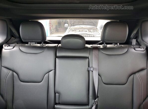 3C4NJDCB5NT115355 2022 JEEP COMPASS White Vista de los asientos traseros