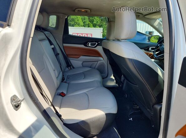 3C4NJDCB5NT224558 2022 JEEP COMPASS White Rear interior view