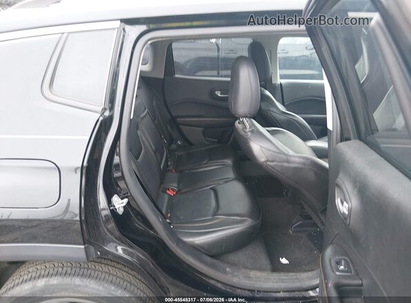 3C4NJDCB6JT131848 2018 JEEP COMPASS Black VIN sticker view
