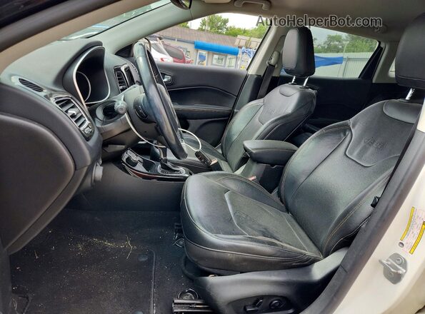 3C4NJDCB6KT791860 2019 JEEP COMPASS White Widok wnętrza z przodu