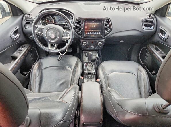 3C4NJDCB6KT791860 2019 JEEP COMPASS White Widok deski rozdzielczej