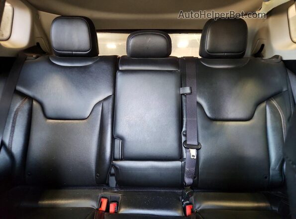 3C4NJDCB6LT175271 2020 JEEP COMPASS Белый Вид задних сидений