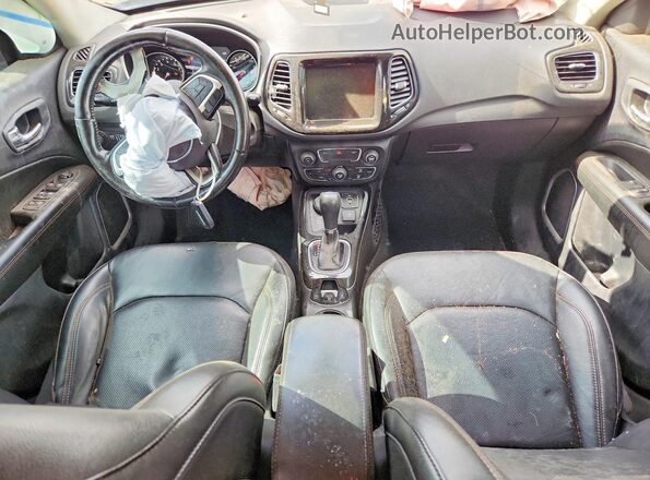 3C4NJDCB6LT212027 2020 JEEP COMPASS Black Vista del salpicadero