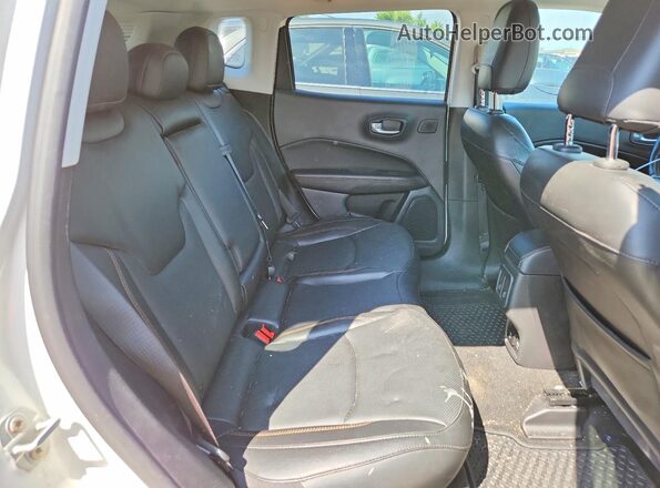 3C4NJDCB6MT524267 2021 JEEP COMPASS White Vista interior trasera