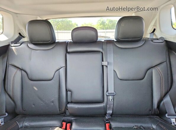 3C4NJDCB6MT524267 2021 JEEP COMPASS White Vista de los asientos traseros