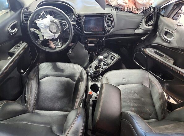 3C4NJDCB7JT199429 2018 JEEP COMPASS Black Widok deski rozdzielczej