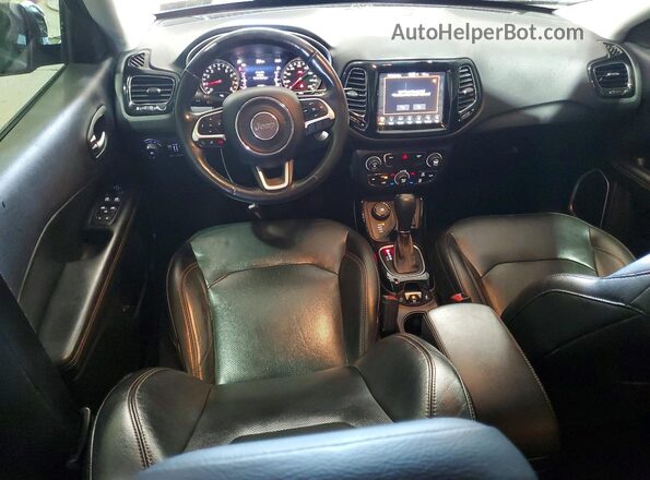 3C4NJDCB7JT255563 2018 JEEP COMPASS Black Vista del salpicadero
