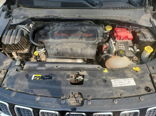 3C4NJDCB7KT753411 2019 JEEP COMPASS Silver Engine compartment view
