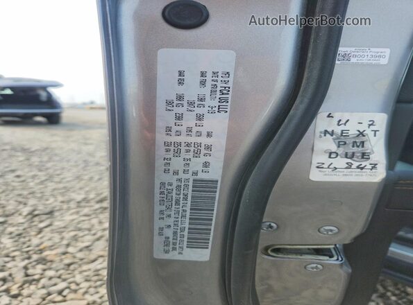 3C4NJDCB7KT753411 2019 JEEP COMPASS Silver 360 interior view