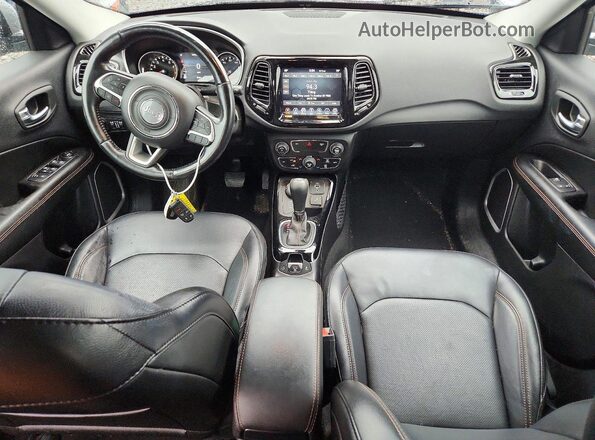 3C4NJDCB7LT163808 2020 JEEP COMPASS Серебряный Вид панели приборов
