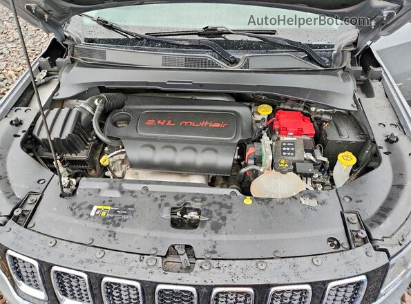 3C4NJDCB7LT163808 2020 JEEP COMPASS Серебряный Вид задней части салона