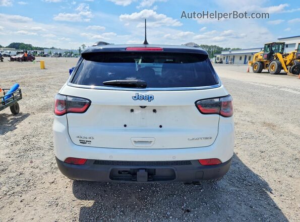3C4NJDCB8JT114923 2018 JEEP COMPASS White Rear view