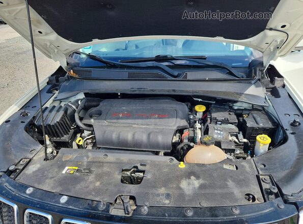 3C4NJDCB8JT114923 2018 JEEP COMPASS White Engine compartment view