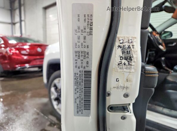 3C4NJDCB9HT675156 2017 JEEP COMPASS White Vista del compartimento del motor