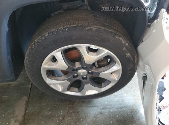 3C4NJDCB9JT209569 2018 JEEP COMPASS White 