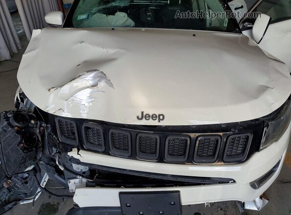 3C4NJDCB9JT209569 2018 JEEP COMPASS White Widok komory silnika