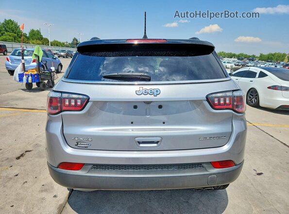 3C4NJDCB9JT456963 2018 JEEP COMPASS Gray Rear view