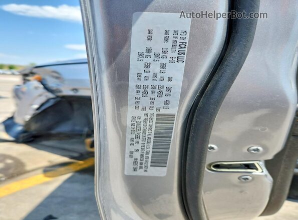 3C4NJDCB9JT456963 2018 JEEP COMPASS Gray 360 interior view