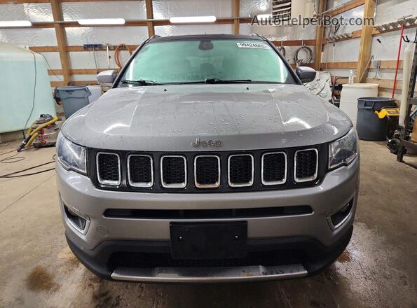 3C4NJDCB9KT747450 2019 JEEP COMPASS Silver Widok z przodu