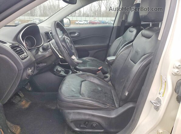 3C4NJDCB9KT780867 2019 JEEP COMPASS White Front interior view