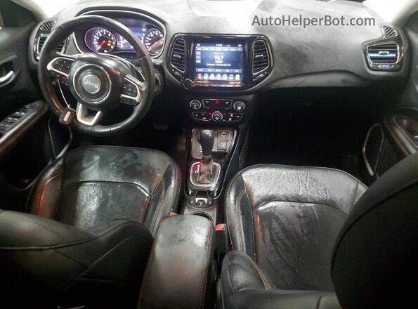 3C4NJDCB9KT780867 2019 JEEP COMPASS White Dashboard view