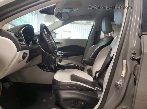 3C4NJDCB9LT155970 2020 JEEP COMPASS Gray Սալոնի դիմացի տեսք