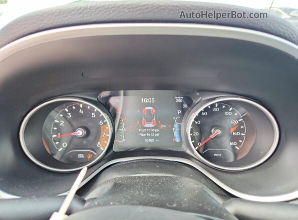 3C4NJDCB9MT583345 2021 JEEP COMPASS Silver ხელსაწყოთა პანელის ხედი