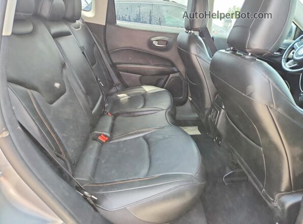 3C4NJDCB9MT583345 2021 JEEP COMPASS Silver უკანა სალონის ხედი