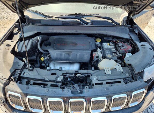 3C4NJDCB9NT134815 2022 JEEP COMPASS Black Widok komory silnika