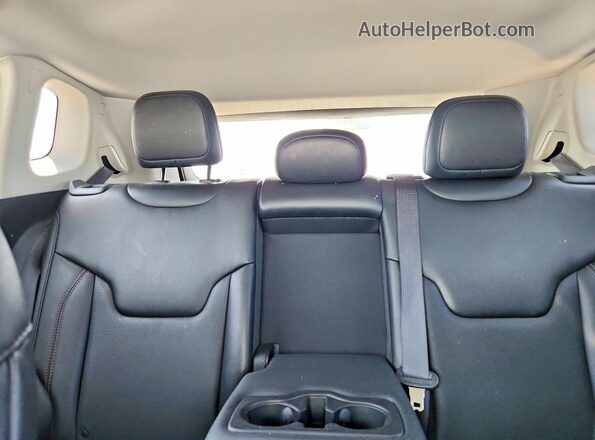 3C4NJDCB9NT134815 2022 JEEP COMPASS Black Widok tylnych siedzeń