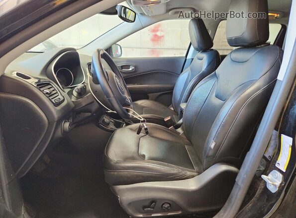 3C4NJDCBXJT341353 2018 JEEP COMPASS Black Вид салону спереду