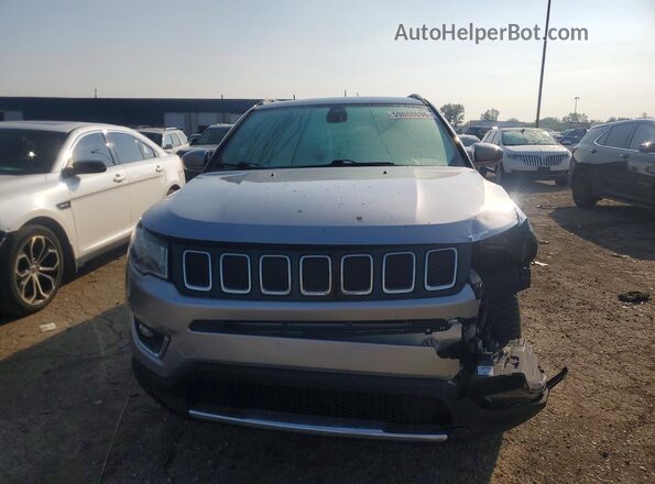 3C4NJDCBXJT342700 2018 JEEP COMPASS Серебряный Вид спереди