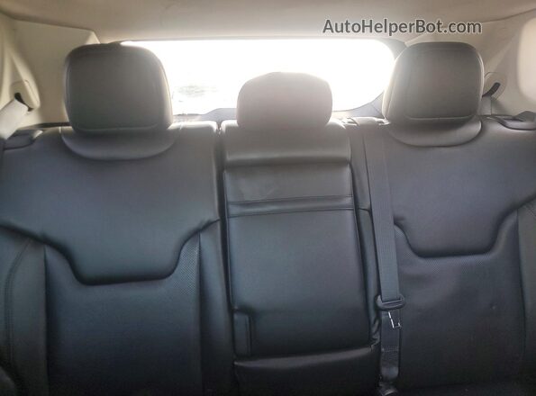 3C4NJDCBXJT342700 2018 JEEP COMPASS Серебряный Вид задних сидений