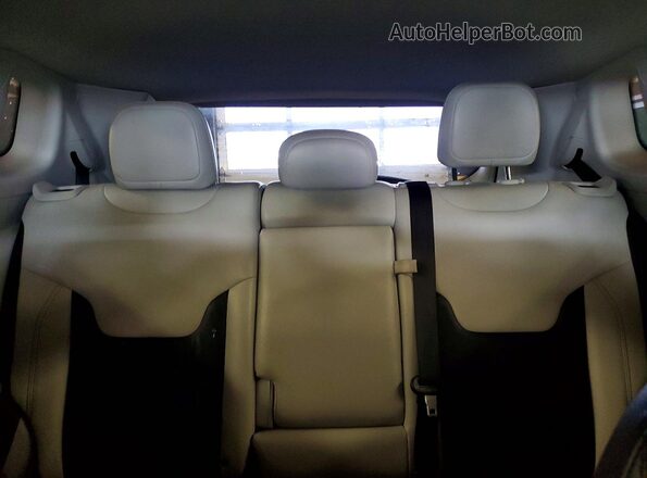 3C4NJDCBXLT155850 2020 JEEP COMPASS White Widok tylnych siedzeń