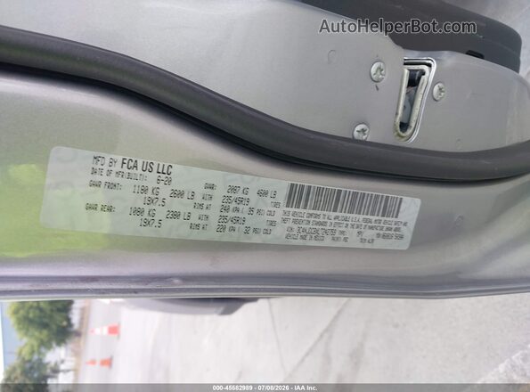 3C4NJDCBXLT242759 2020 JEEP COMPASS Silver Vista del compartimento del motor