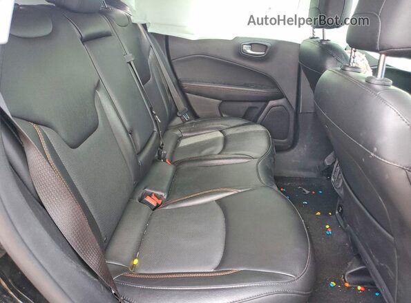 3C4NJDCBXMT503387 2021 JEEP COMPASS Черный Вид задней части салона